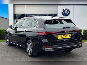 Used Volkswagen Passat 2025 for sale - 79308550: Photo