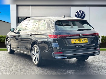 Used Volkswagen Passat 2025 for sale - 77675013: Photo