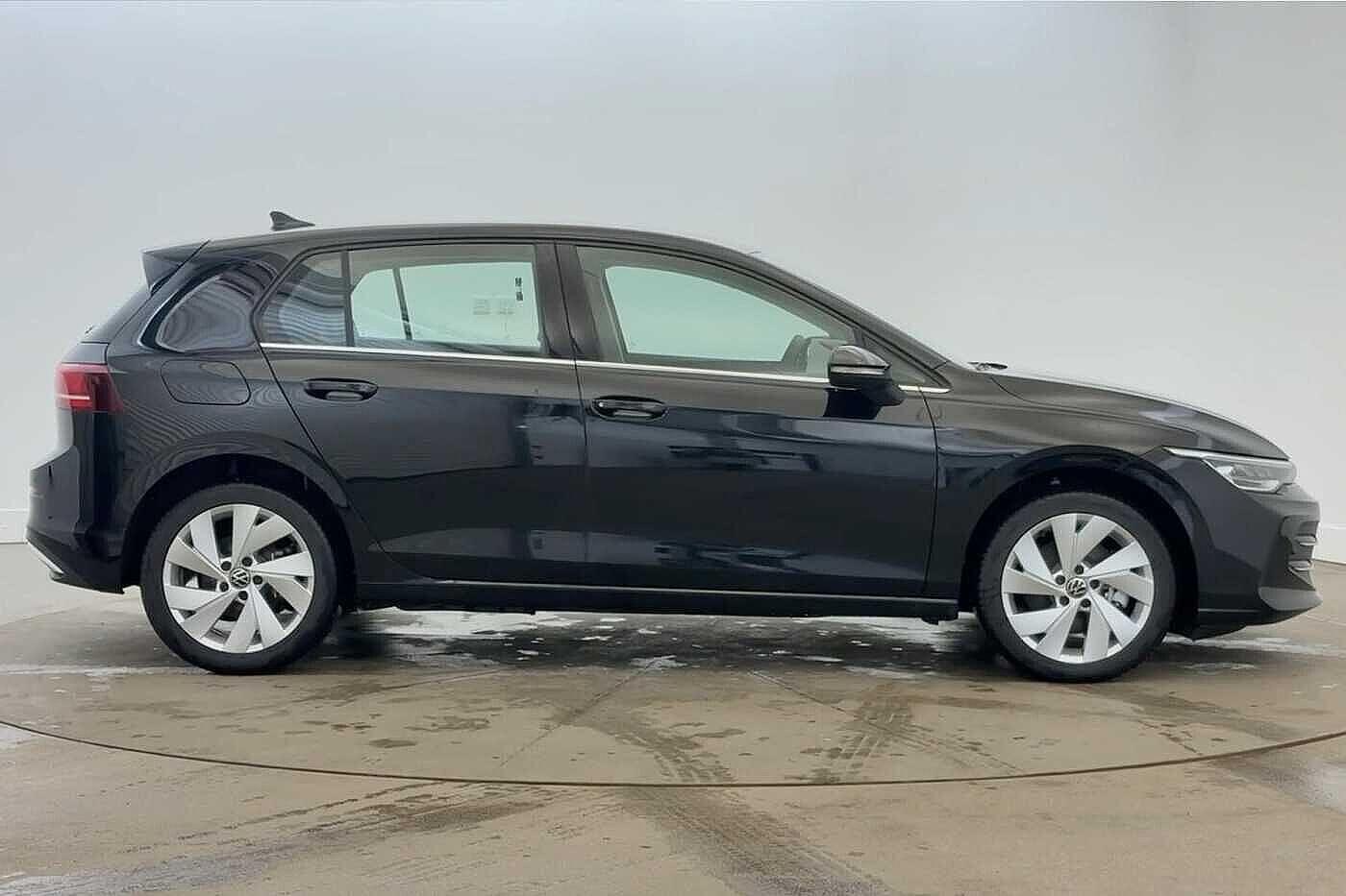 Used Volkswagen Golf 2025 for sale - 77287105: Photo 4