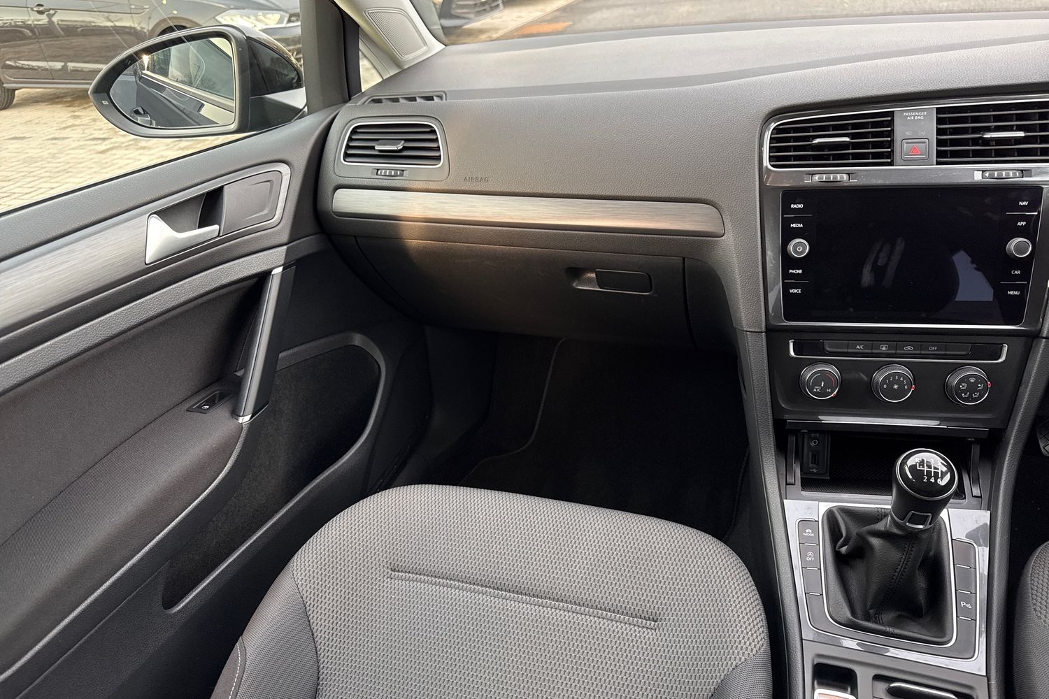 Used Volkswagen Golf 2017 for sale - 77348314: Photo 15