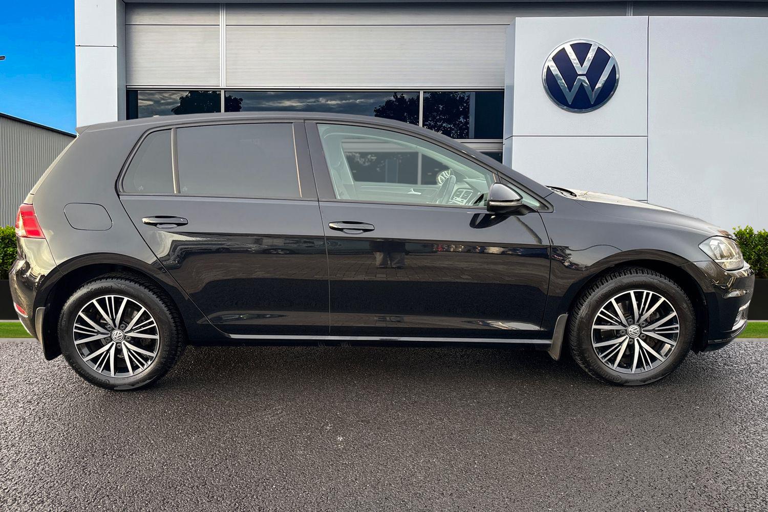 Used Volkswagen Golf 2017 for sale - 77348314: Photo 3