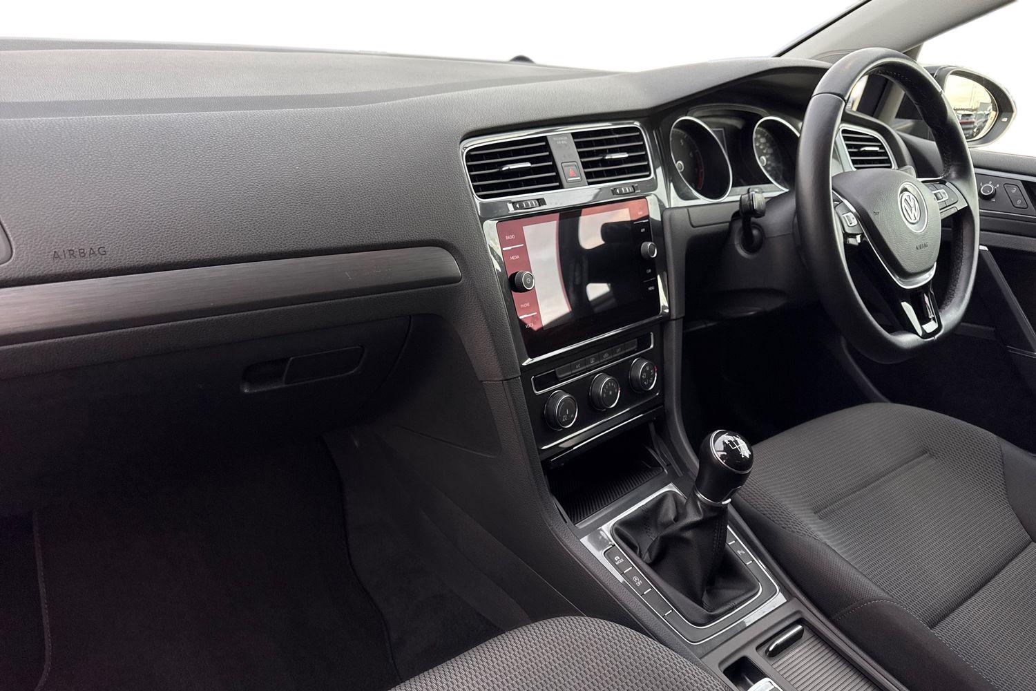 Used Volkswagen Golf 2017 for sale - 77348314: Photo 9