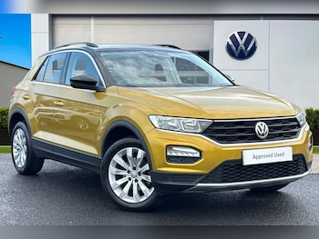 Used Volkswagen T-Roc 2019 for sale - 76876037: Photo