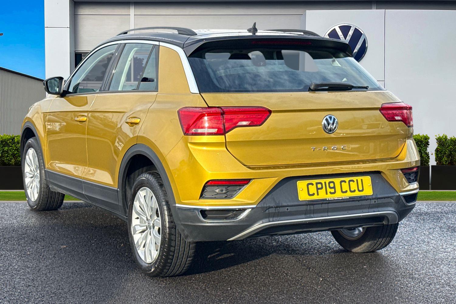 Used Volkswagen T-Roc 2019 for sale - 76876037: Photo 2