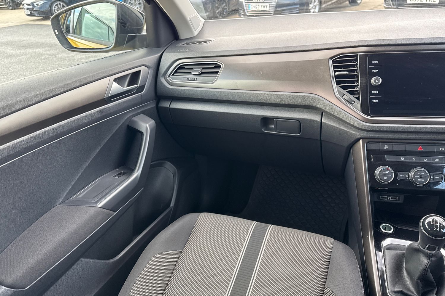 Used Volkswagen T-Roc 2019 for sale - 76876037: Photo 20