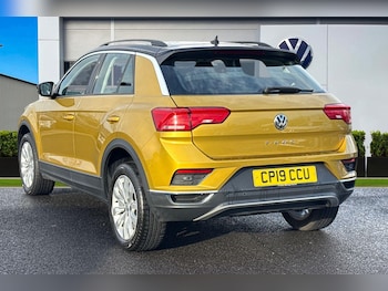 Used Volkswagen T-Roc 2019 for sale - 76876037: Photo