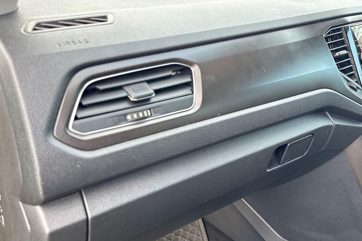 Used Volkswagen T-Roc 2019 for sale - 76876037: Photo 30