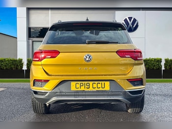 Used Volkswagen T-Roc 2019 for sale - 76876037: Photo