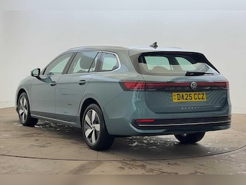 Used Volkswagen Passat 2025 for sale - 76480870: Photo