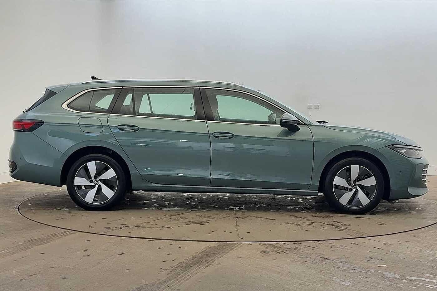 Used Volkswagen Passat 2025 for sale - 76480870: Photo 4