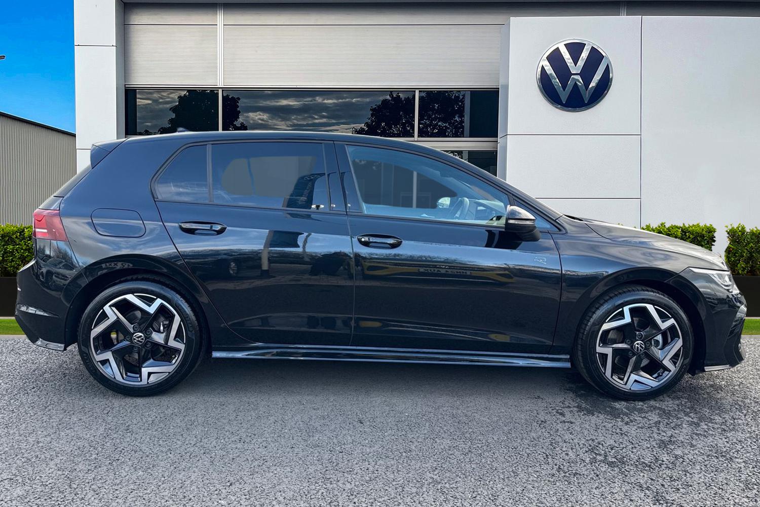 Used Volkswagen Golf 2025 for sale - 77834936: Photo 3