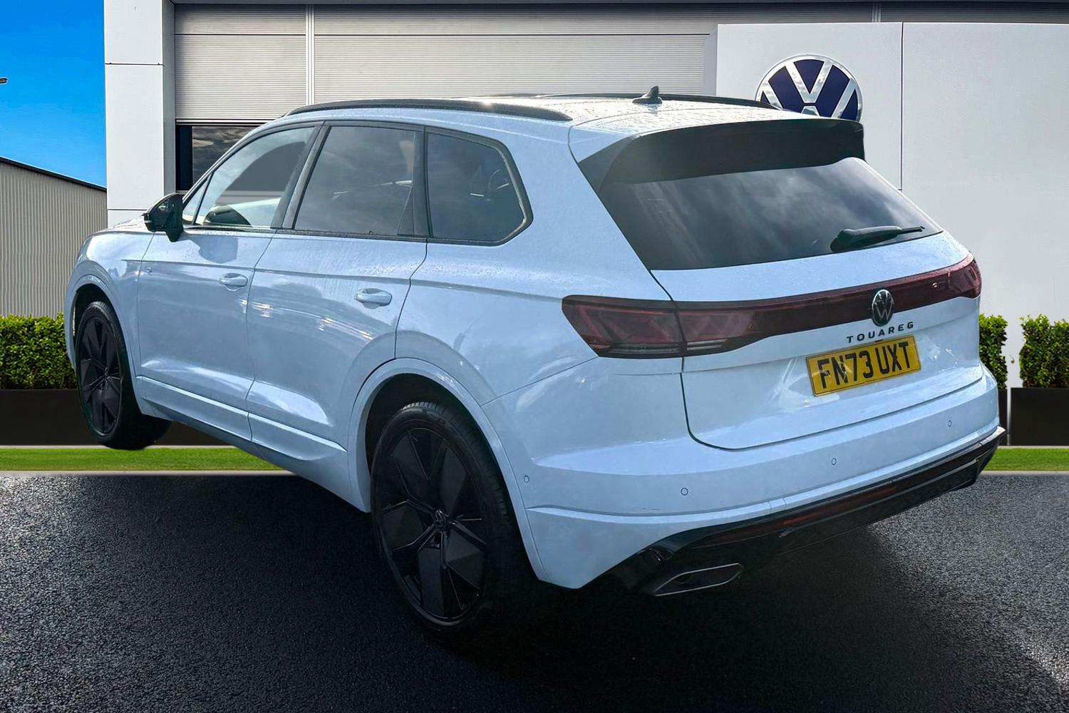 Used Volkswagen Touareg 2023 for sale - 76863267: Photo 2