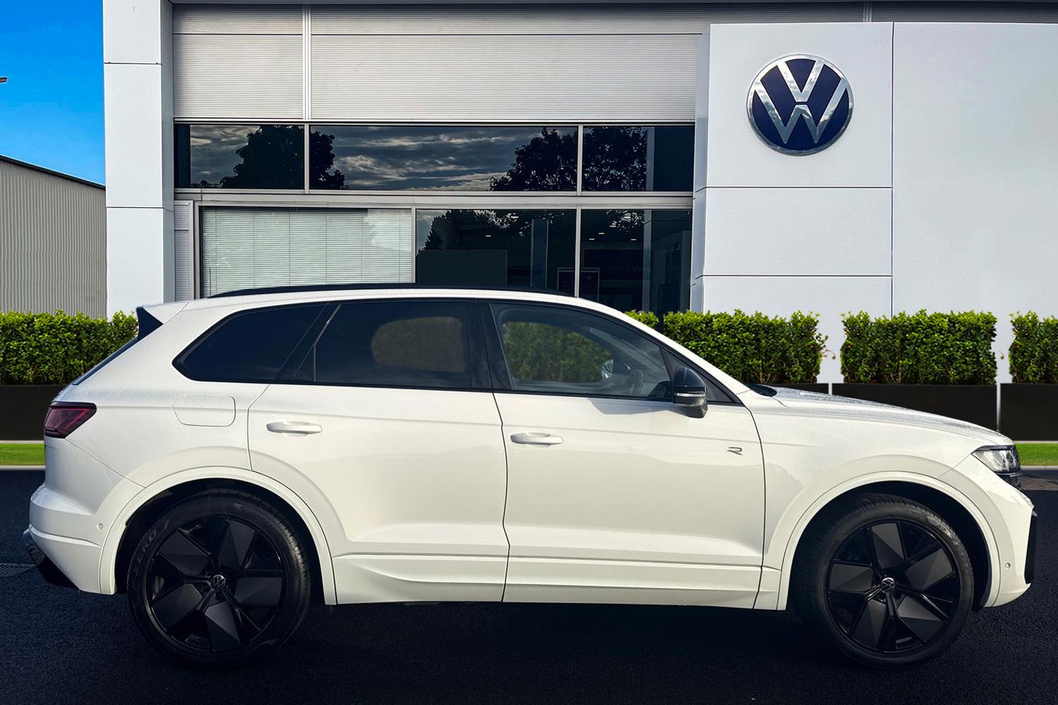 Used Volkswagen Touareg 2023 for sale - 76863267: Photo 3