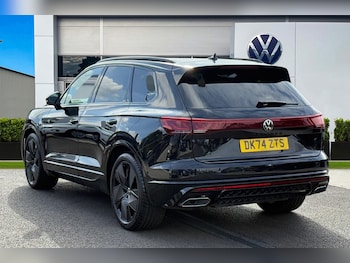 Used Volkswagen Touareg 2024 for sale - 76017584: Photo 2