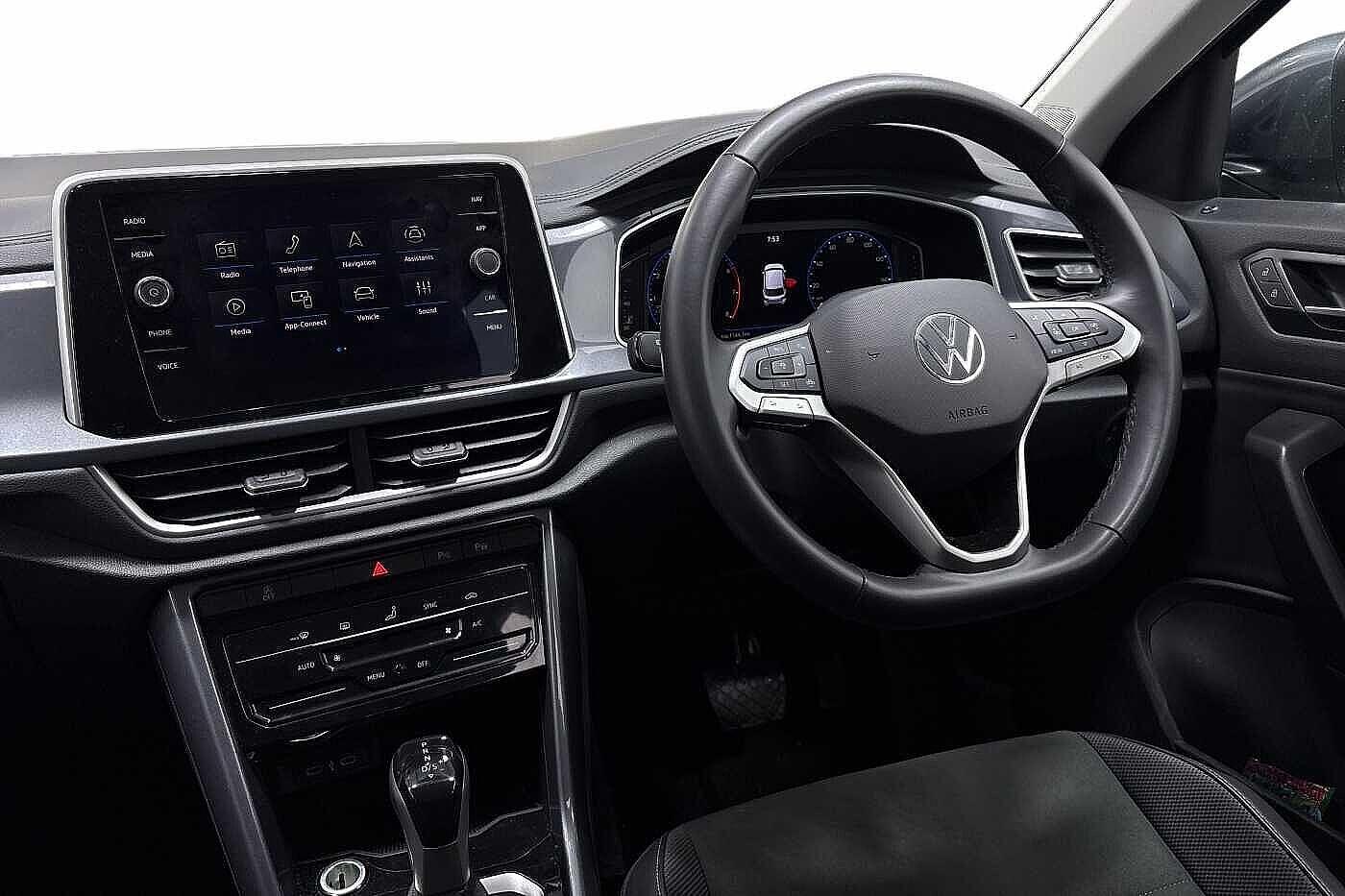 Used Volkswagen T-Roc 2024 for sale - 76665193: Photo 2