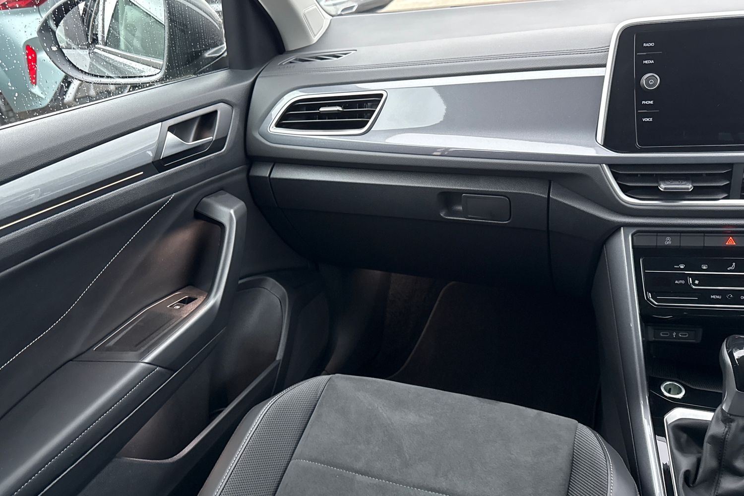 Used Volkswagen T-Roc 2024 for sale - 76665193: Photo 20