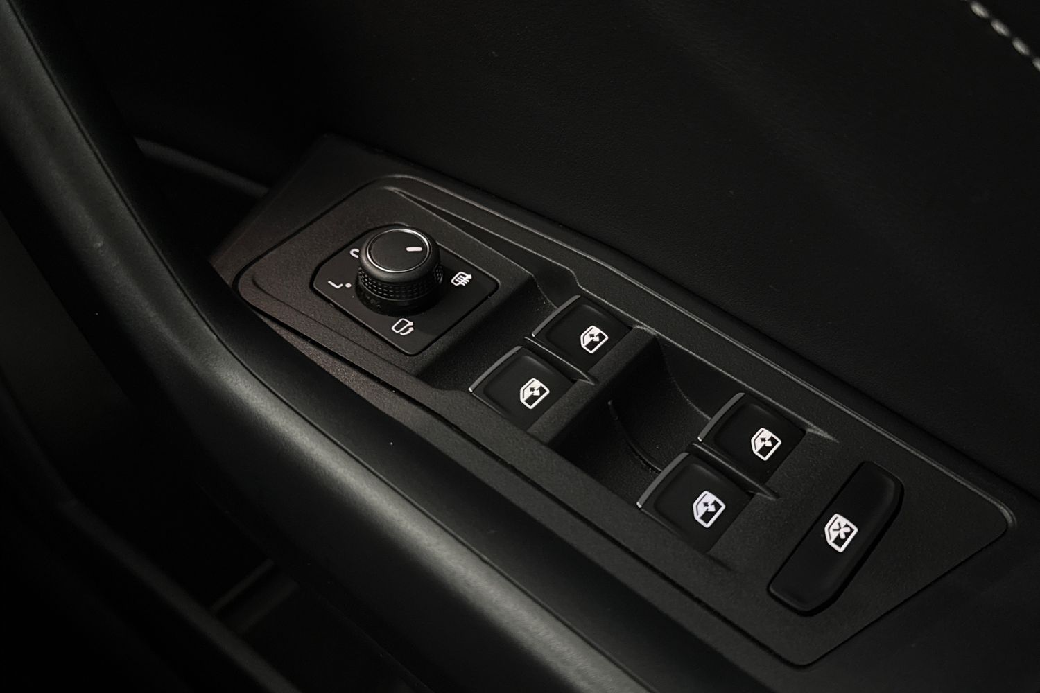 Used Volkswagen T-Roc 2024 for sale - 76665193: Photo 21