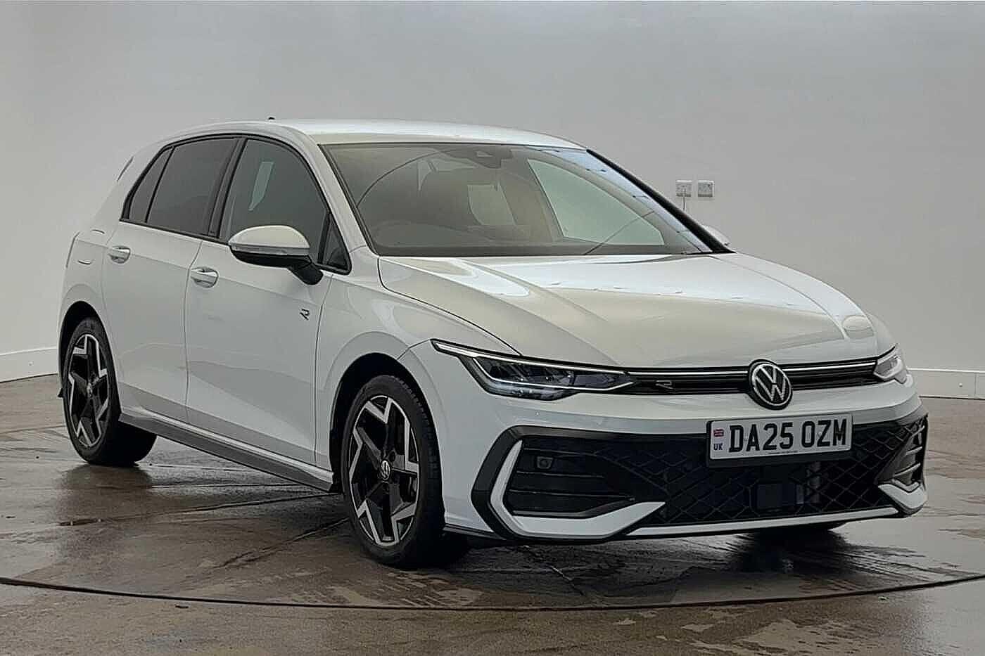 Used Volkswagen Golf 2025 for sale - 76820109: Photo 1