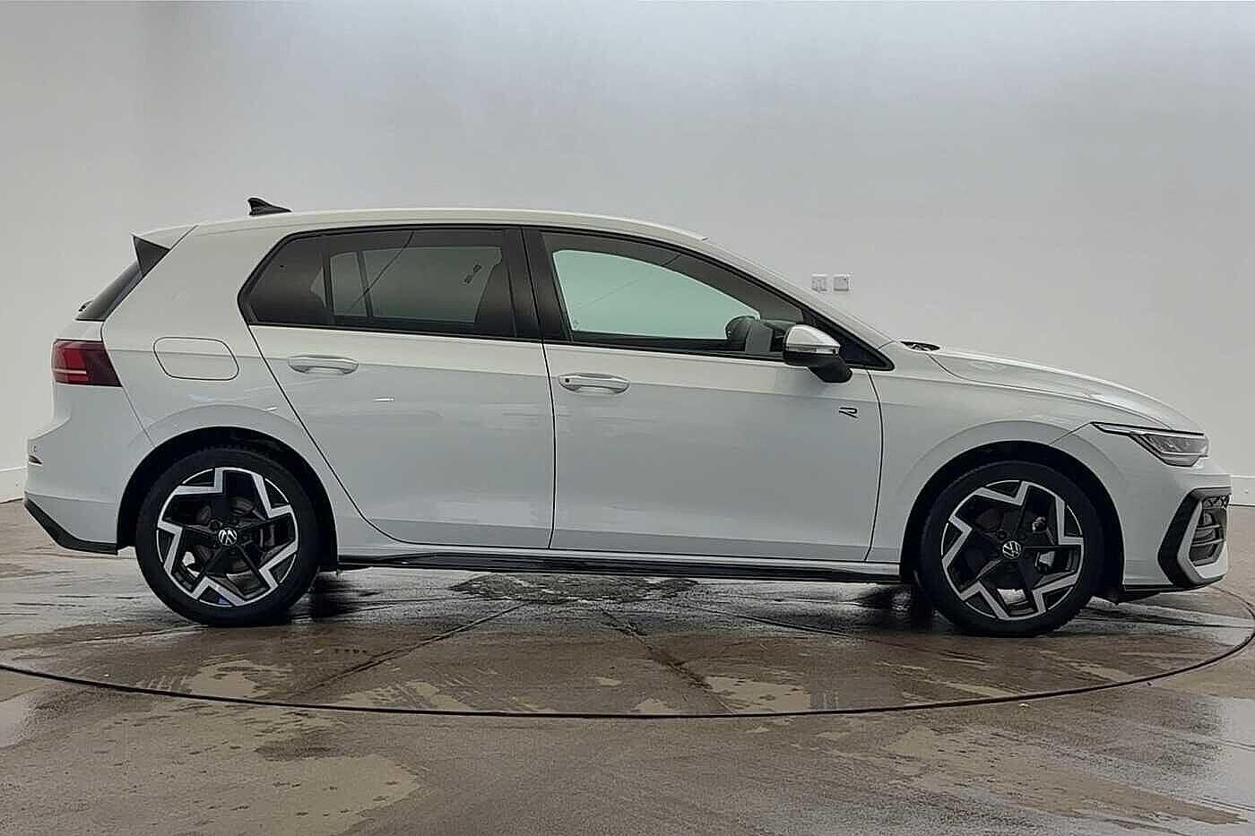 Used Volkswagen Golf 2025 for sale - 76820109: Photo 4