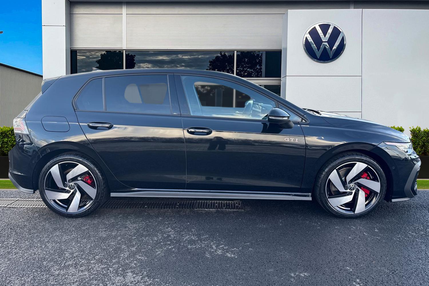 Used Volkswagen Golf 2025 for sale - 76923005: Photo 3