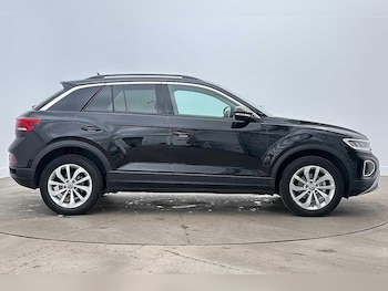 Used Volkswagen T-Roc 2025 for sale - 79068589: Photo