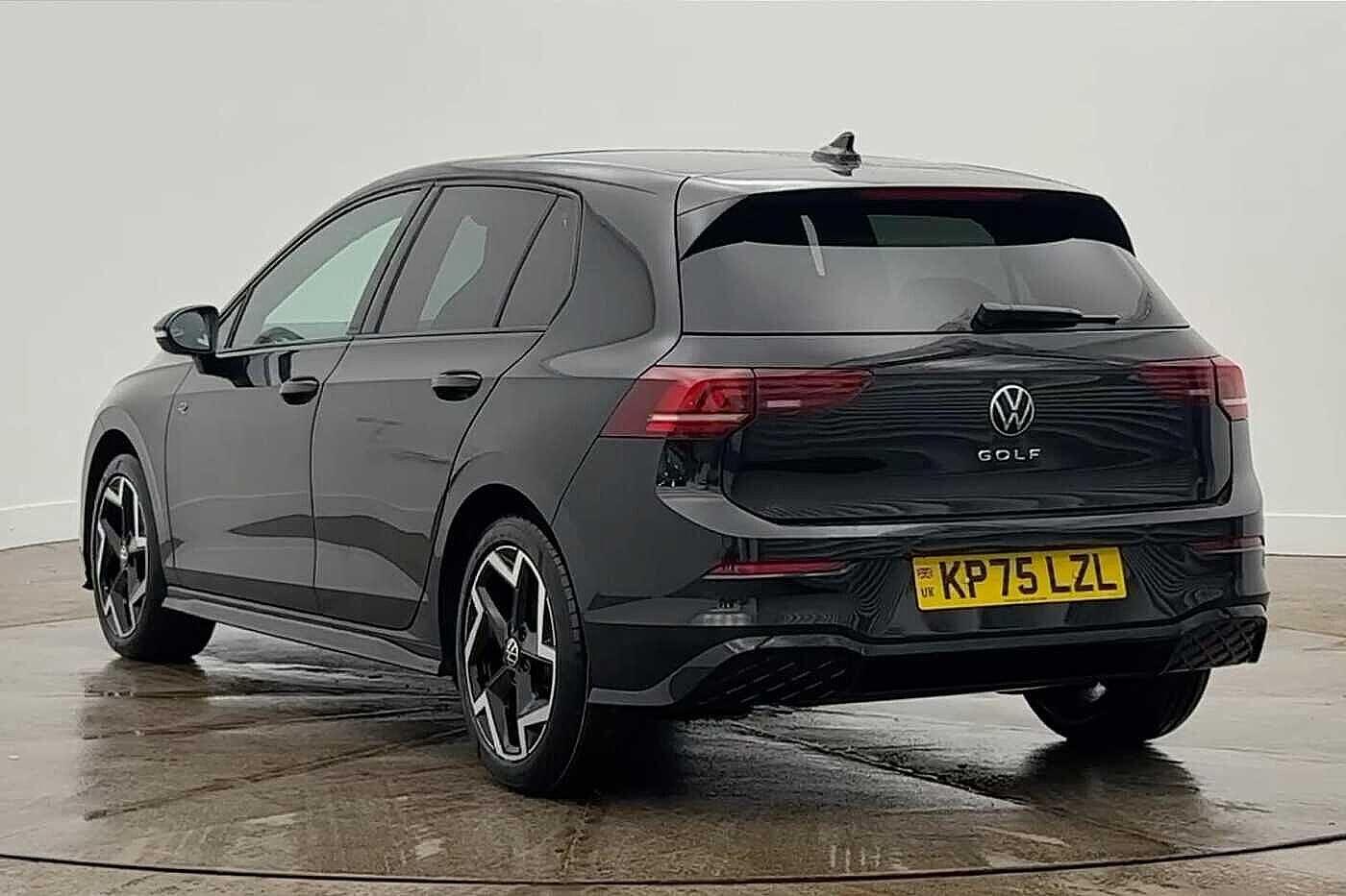 Used Volkswagen Golf 2025 for sale - 77546368: Photo 3