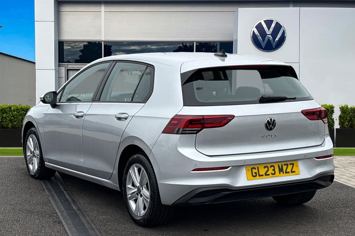 Used Volkswagen Golf 2023 for sale - 77805330: Photo 2