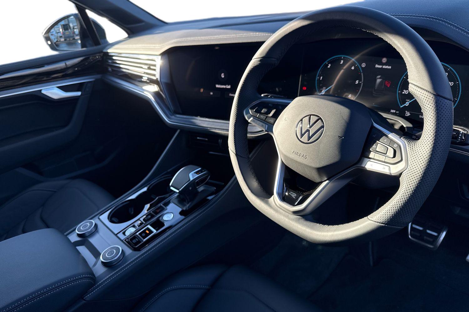 Used Volkswagen Touareg 2025 for sale - 76692270: Photo 14