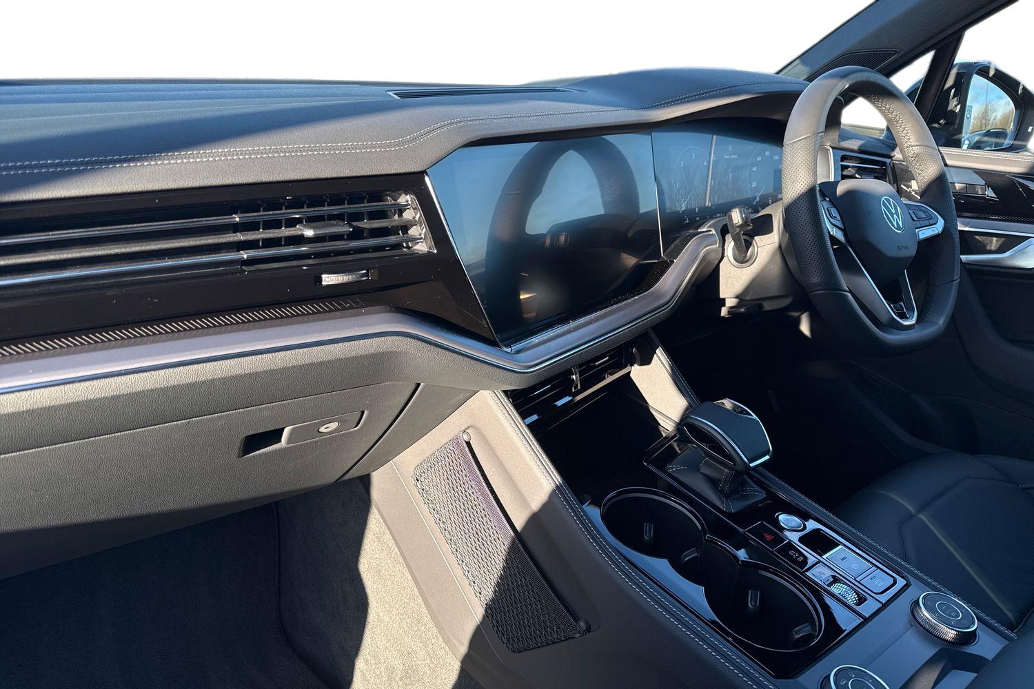 Used Volkswagen Touareg 2025 for sale - 76692270: Photo 15