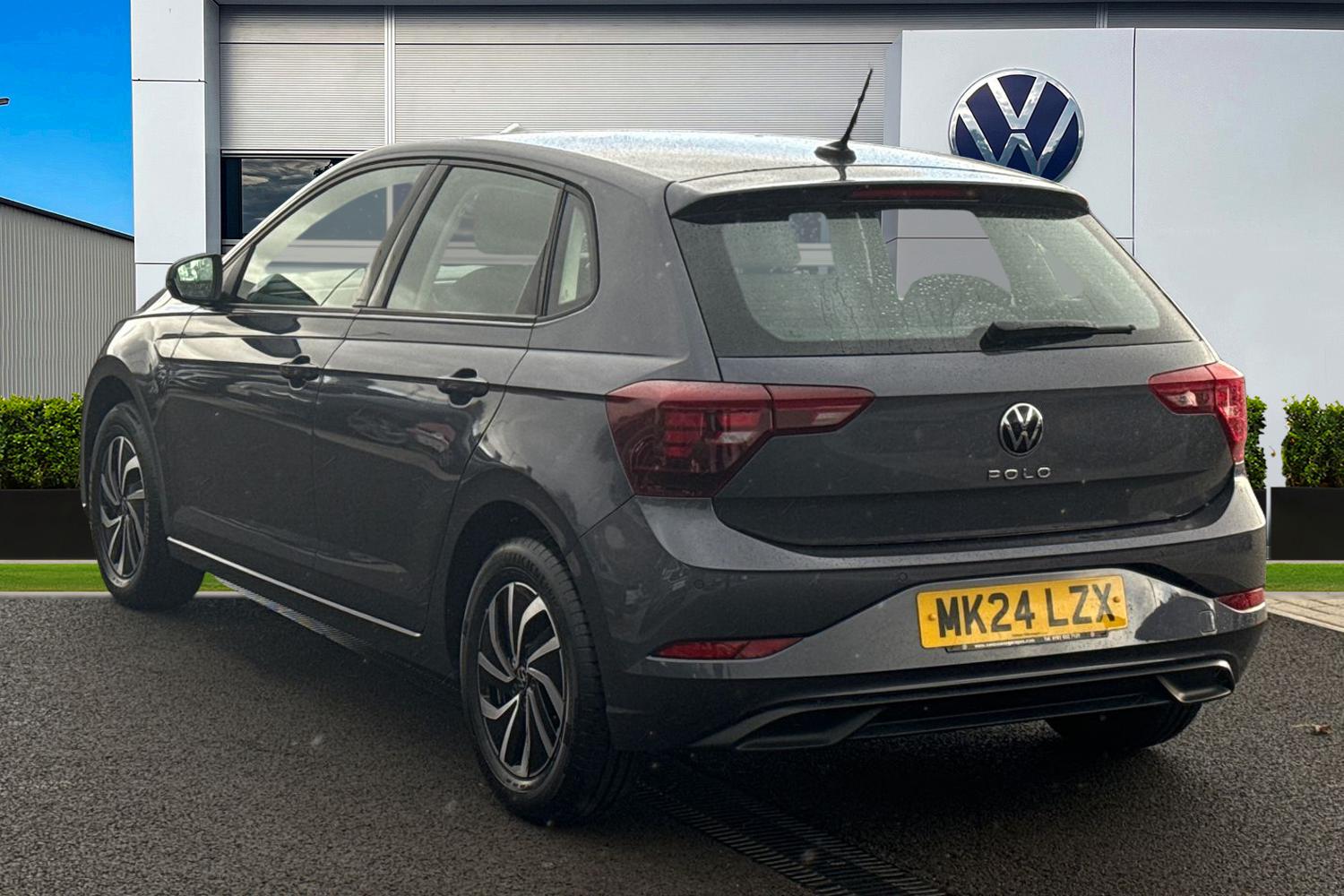 Used Volkswagen Polo 2024 for sale - 76429282: Photo 2