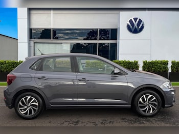 Used Volkswagen Polo 2024 for sale - 76429282: Photo