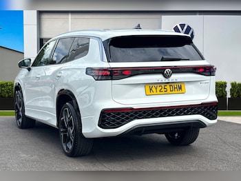 Used Volkswagen Touran 2025 for sale - 75823727: Photo