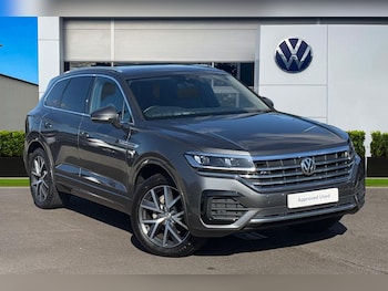 2020 - 3.0 V6 TDI 4Motion R-Line 5dr Tip Auto **TOW BAR**