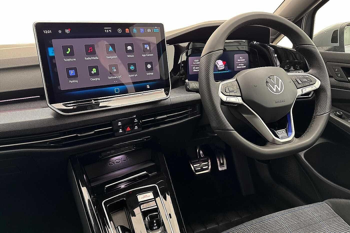 Used Volkswagen Golf 2025 for sale - 77152642: Photo 2