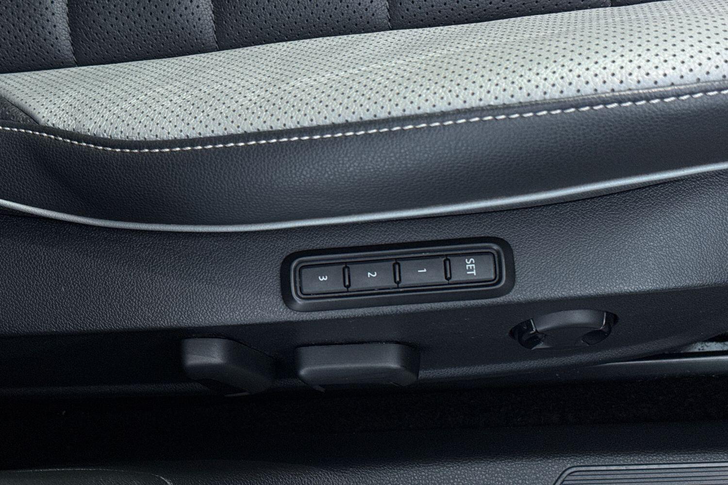 Used Volkswagen Golf 2022 for sale - 77199636: Photo 33