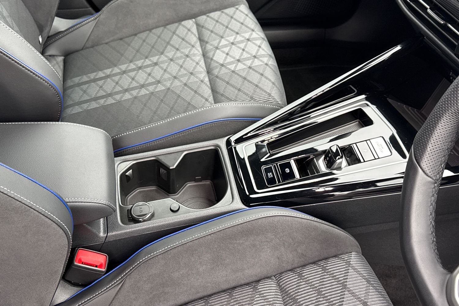 Used Volkswagen Golf 2024 for sale - 77820297: Photo 23