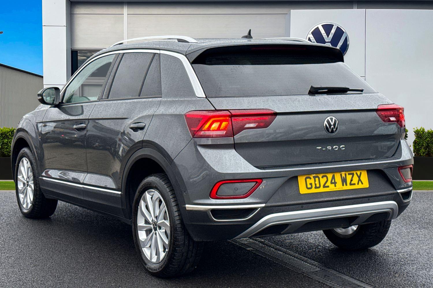 Used Volkswagen T-Roc 2024 for sale - 77334400: Photo 2