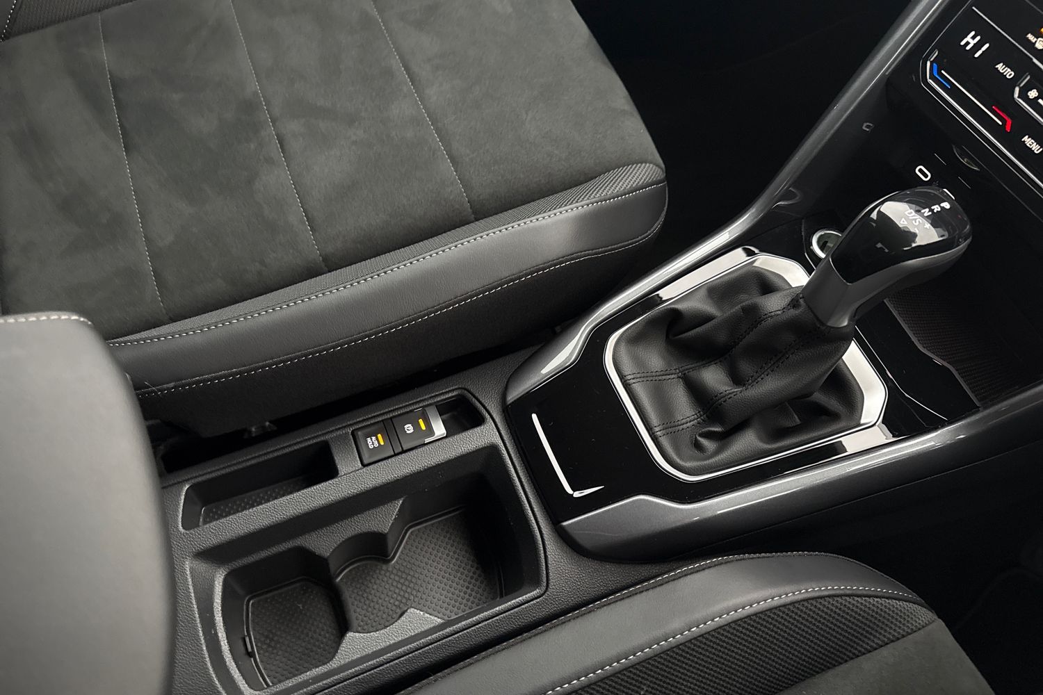 Used Volkswagen T-Roc 2024 for sale - 77334400: Photo 23