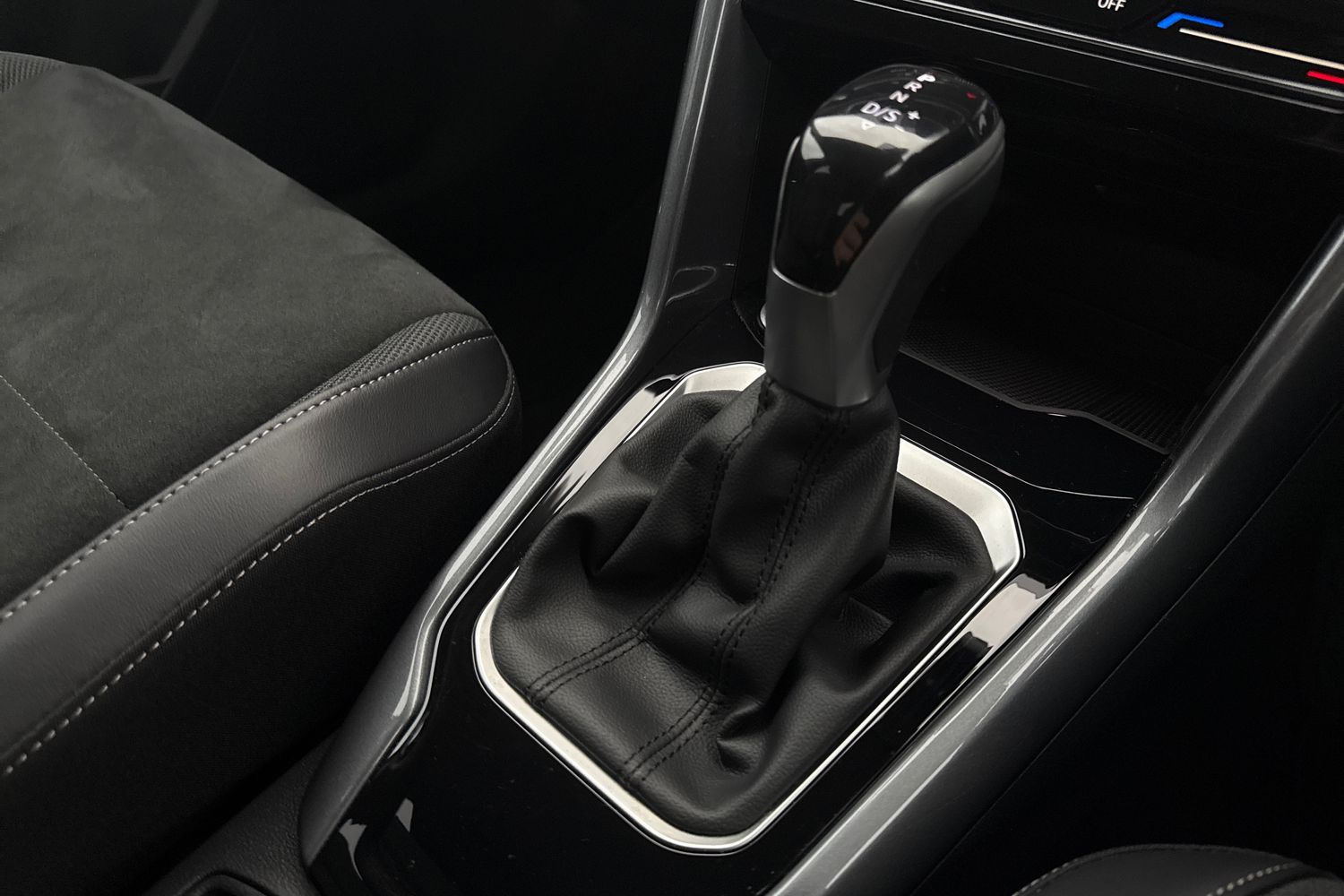 Used Volkswagen T-Roc 2024 for sale - 77334400: Photo 35