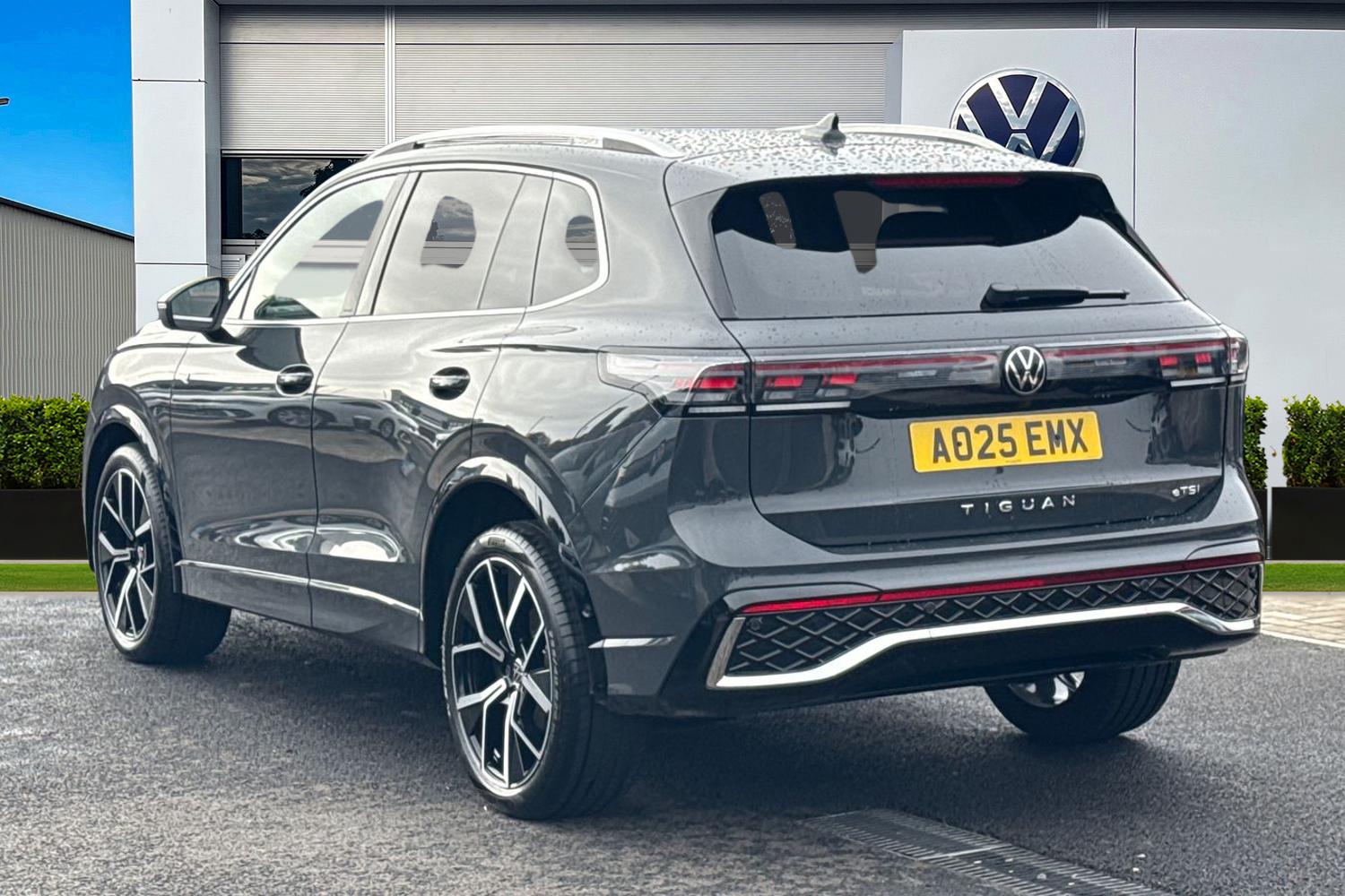 Used Volkswagen Tiguan 2025 for sale - 76182176: Photo 2