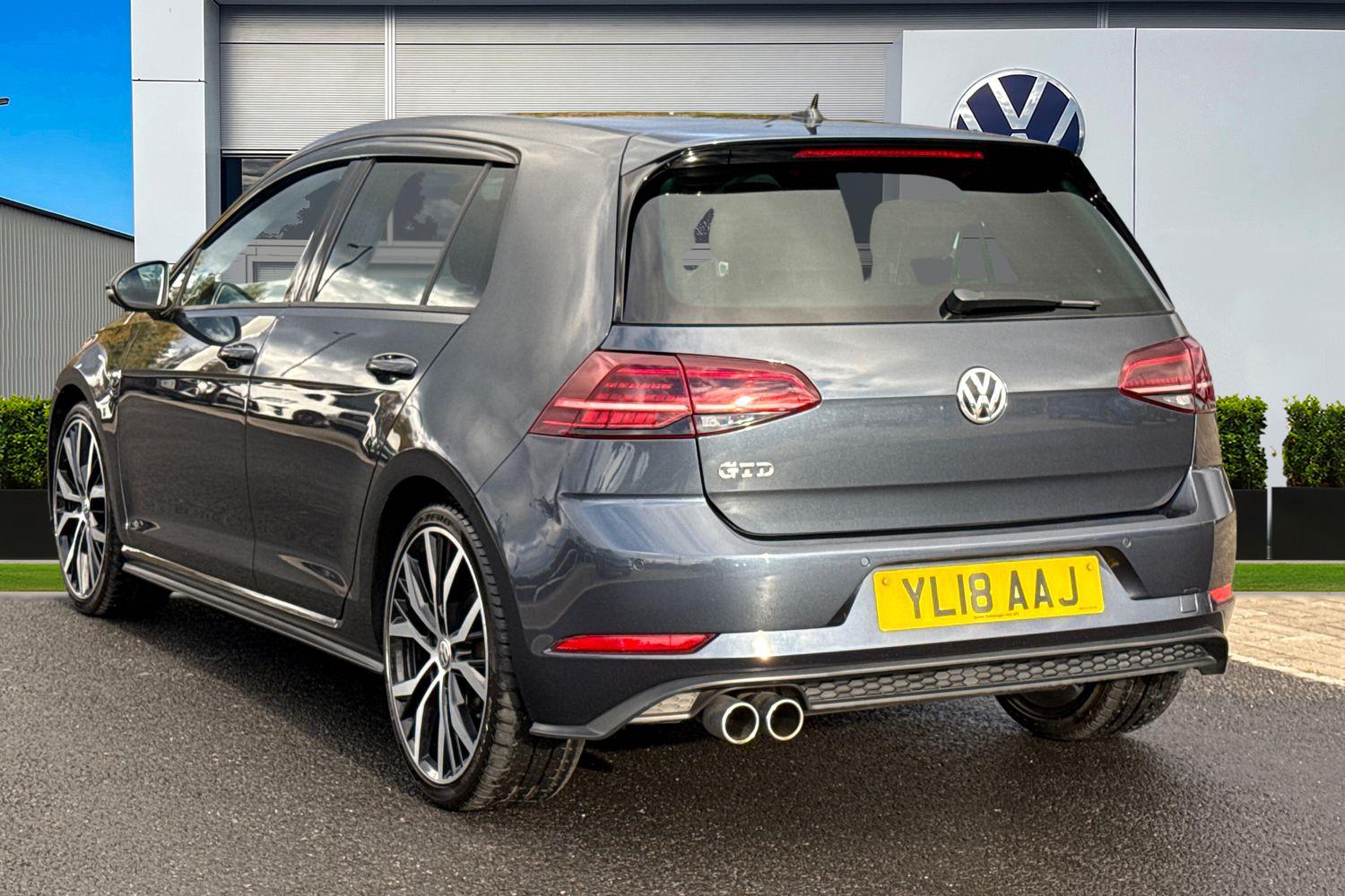 Used Volkswagen Golf 2018 for sale - 76330816: Photo 2