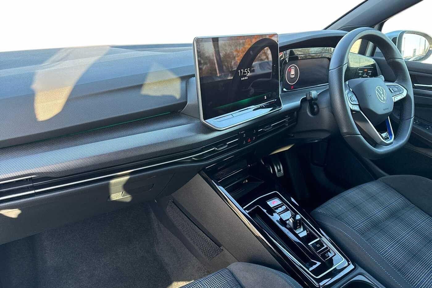 Used Volkswagen Golf 2025 for sale - 76758376: Photo 2