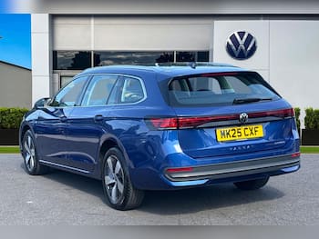 Used Volkswagen Passat 2025 for sale - 79674107: Photo