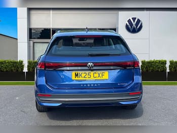 Used Volkswagen Passat 2025 for sale - 79674107: Photo