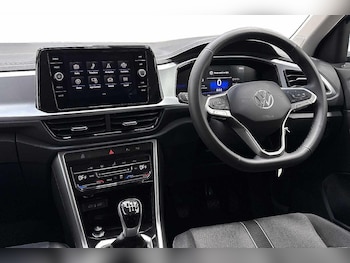 Used Volkswagen T-Roc 2024 for sale - 75908998: Photo