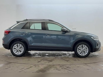 Used Volkswagen T-Roc 2024 for sale - 75908998: Photo