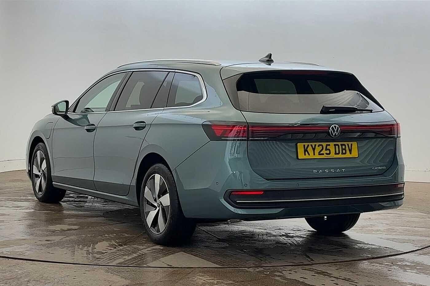 Used Volkswagen Passat 2025 for sale - 76480869: Photo 3