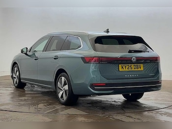 Used Volkswagen Passat 2025 for sale - 76480869: Photo