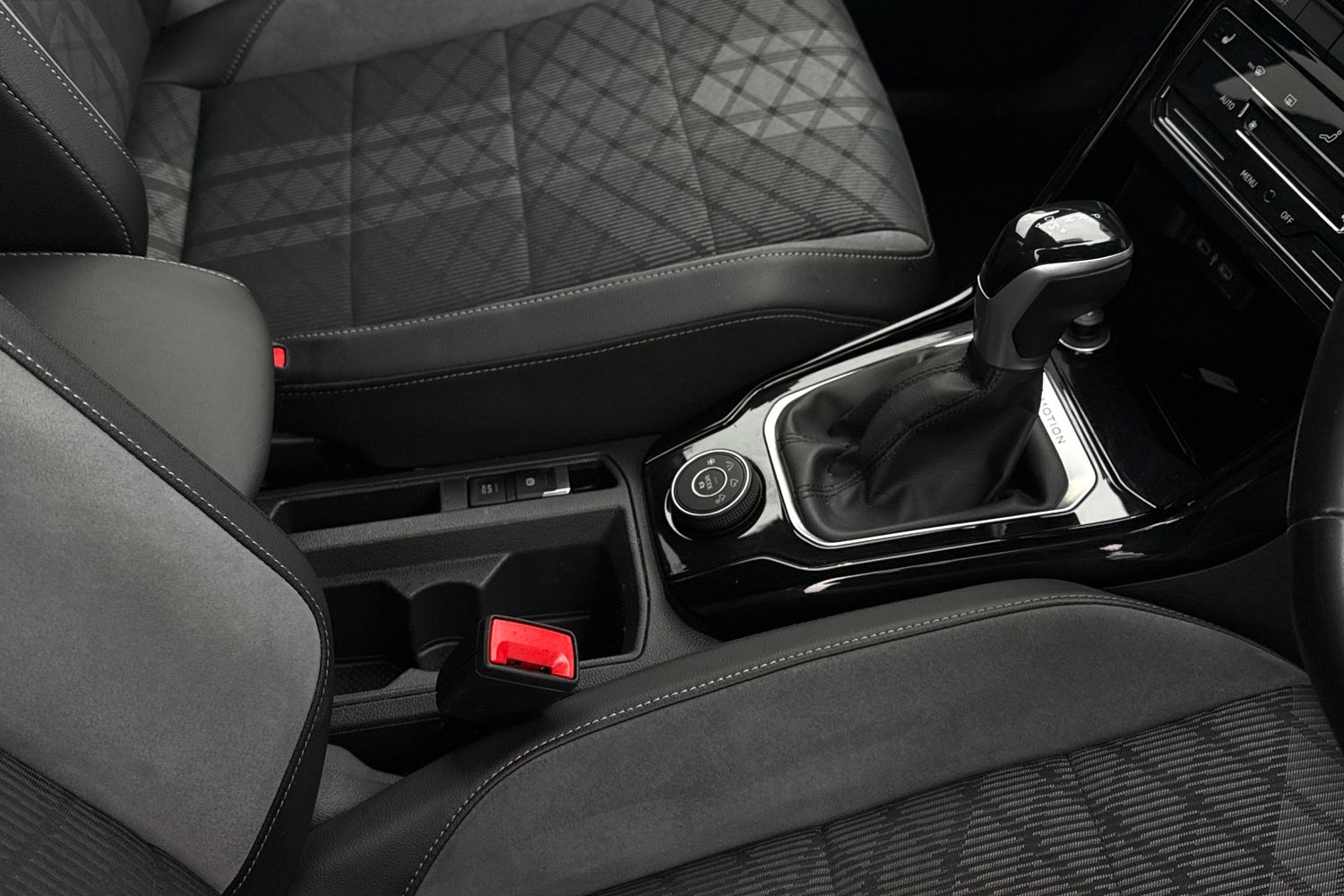 Used Volkswagen T-Roc 2024 for sale - 77500805: Photo 23