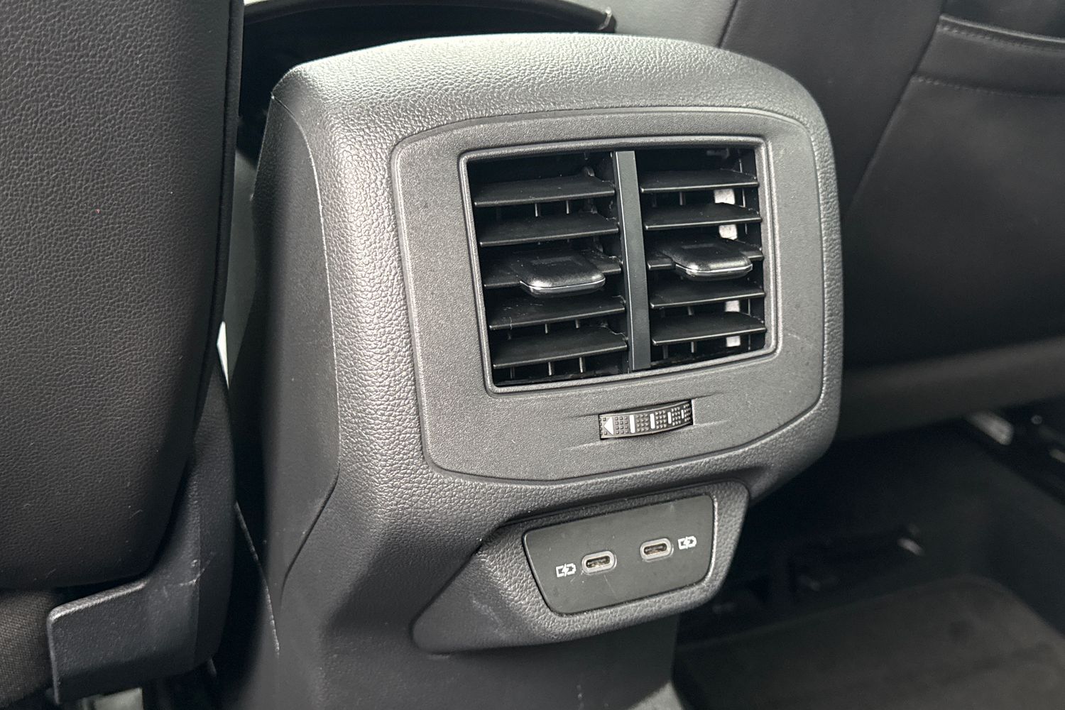 Used Volkswagen T-Roc 2024 for sale - 77500805: Photo 31